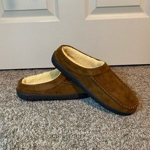 NWOT Comfy Classic Brown Tan Beige Men’s Docker Slippers